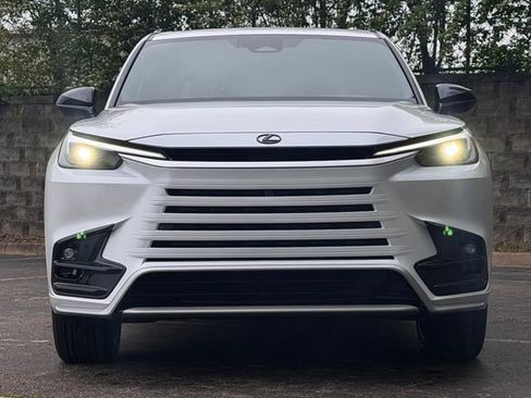 New 2026 Lexus TX 500h AWD image 8