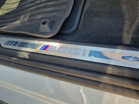 Used 2025 BMW X7 M60i AWD/4WD image 32