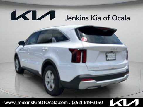 New 2026 Kia Sorento LX FWD image 6