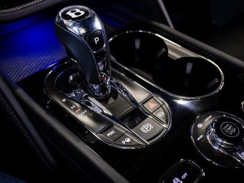 Used 2018 Bentley Bentayga image 41