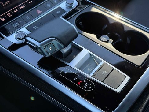 New 2025 Audi Q8 Premium Plus image 31