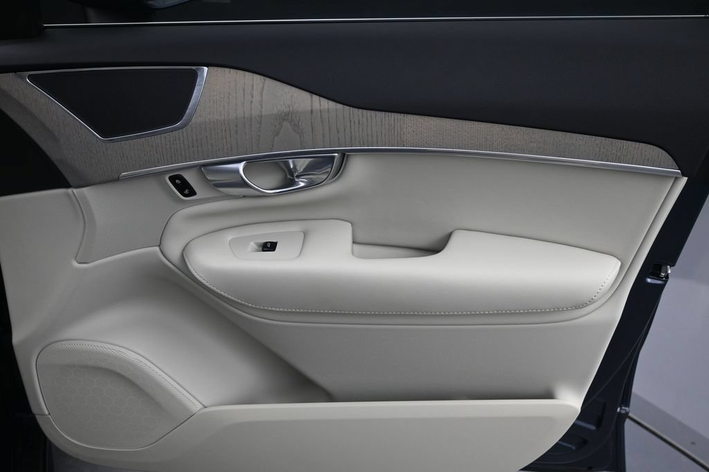 Certified 2025 Volvo XC90 T8 Plus w/ Protection Package Premier AWD/4WD image 14
