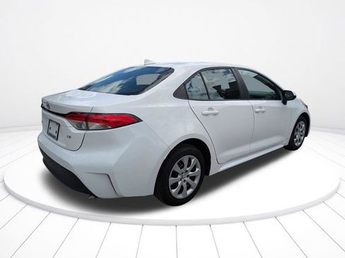 Used 2023 Toyota Corolla LE image 4