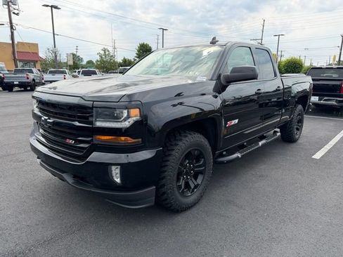 Used 2017 Chevrolet Silverado 1500 LT w/ Midnight Edition AWD/4WD image 3