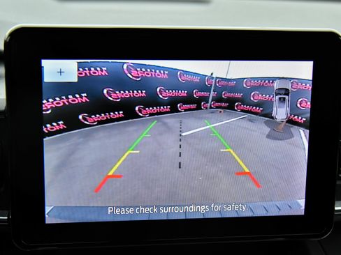 Used 2022 Ford Explorer XLT w/ Equipment Group 202A image 18