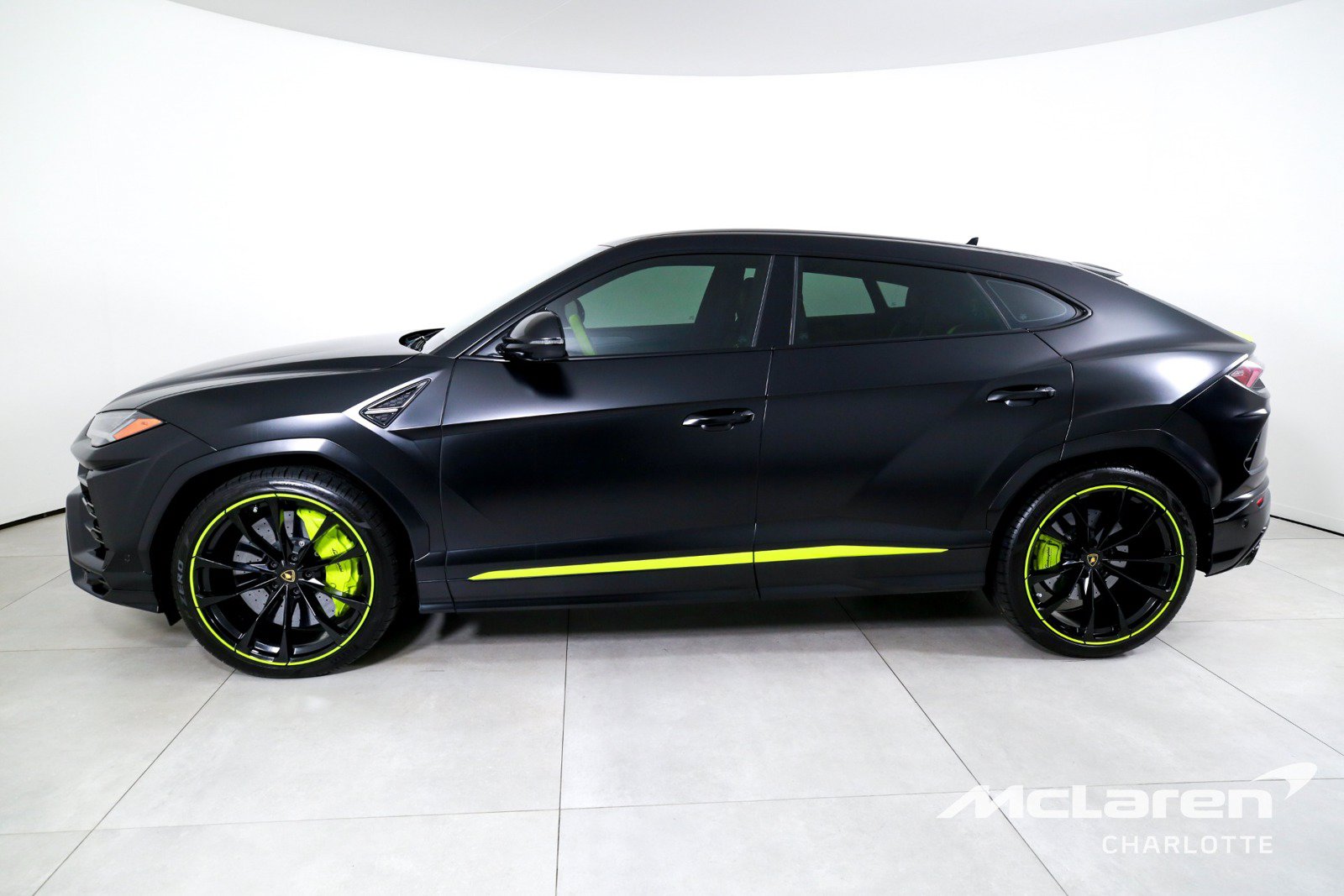 Used 2022 Lamborghini Urus AWD/4WD image 5