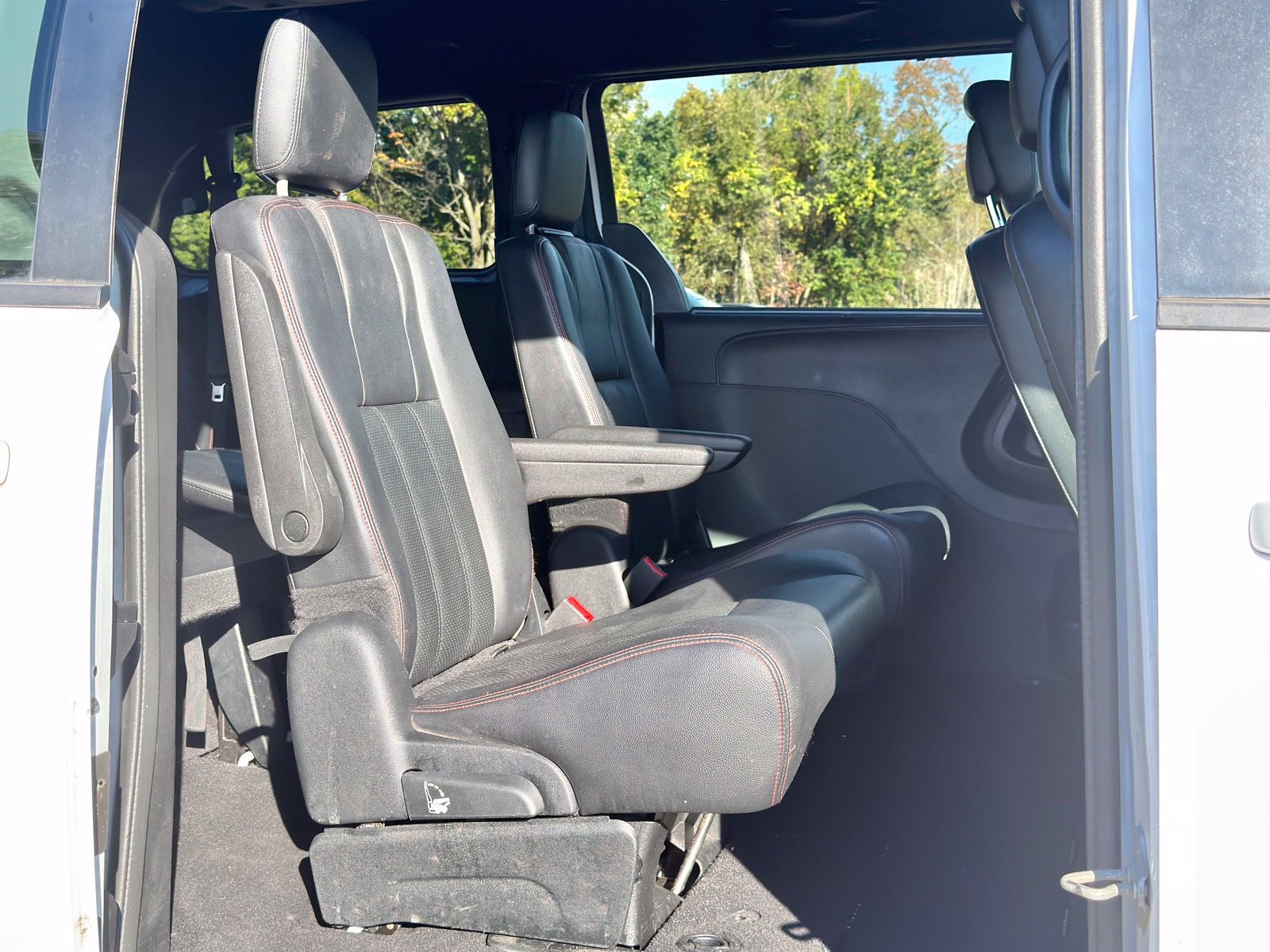 Used 2019 Dodge Grand Caravan GT FWD image 4