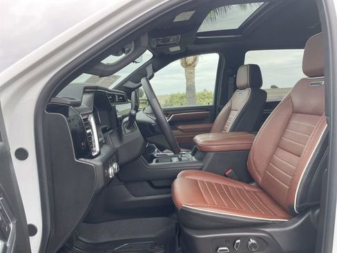 Used 2025 GMC Sierra 2500 Denali Ultimate w/ Max Trailering Package image 19