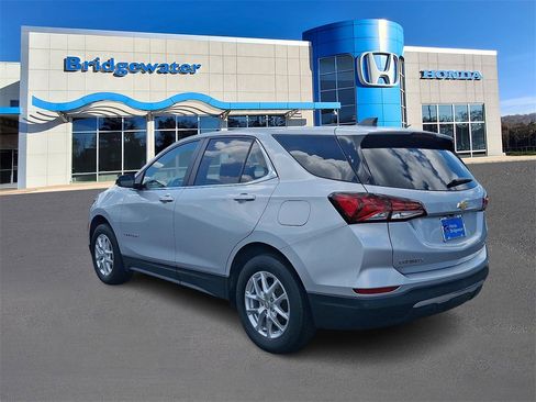 Used 2022 Chevrolet Equinox LT image 4