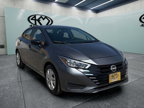 Used 2025 Nissan Versa S FWD image 1