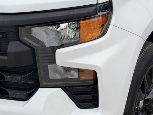 Used 2024 Chevrolet Silverado 1500 Custom RWD image 10