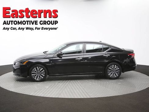 Used 2023 Nissan Altima 2.5 SV FWD image 59