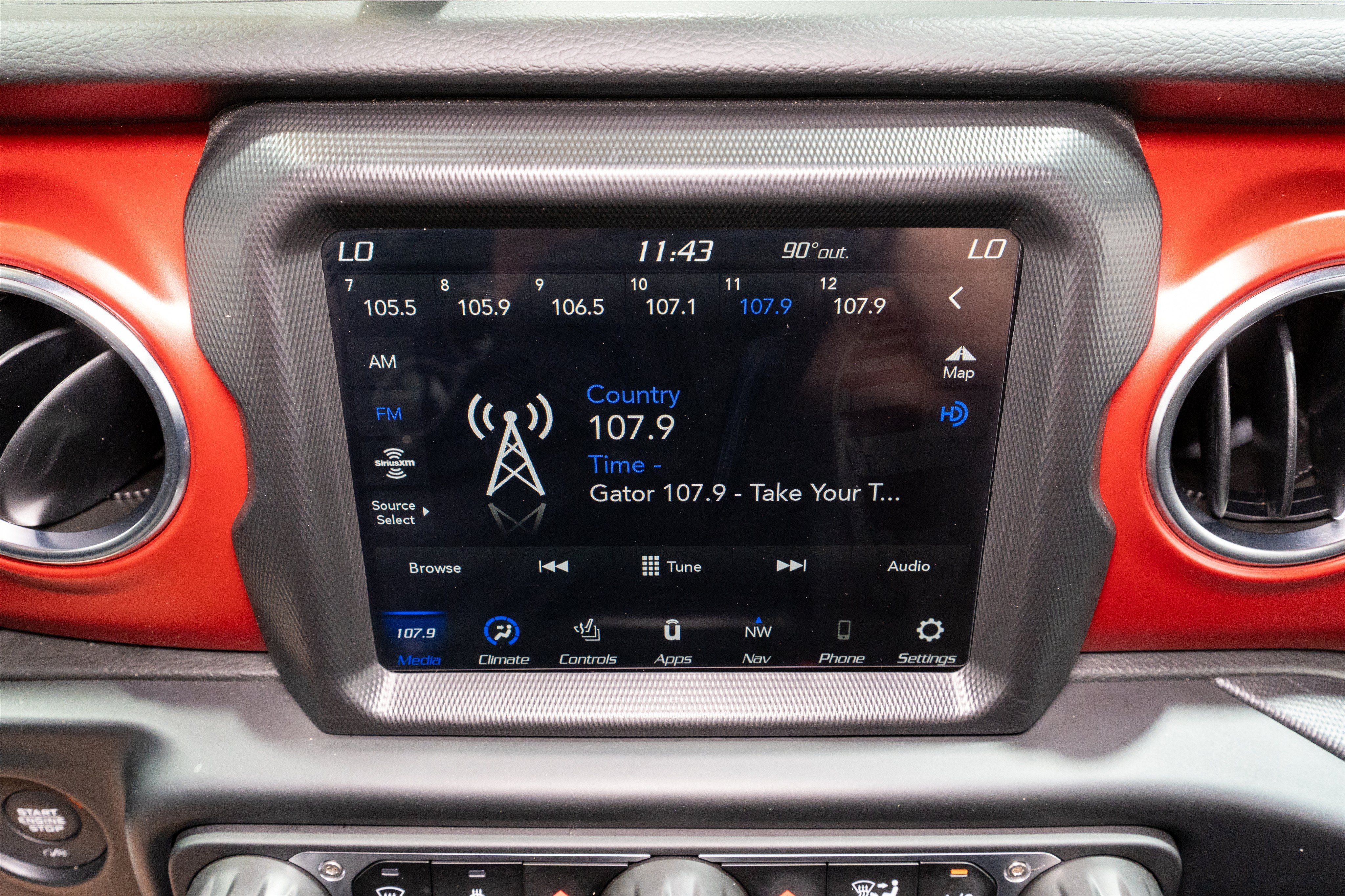 Used 2023 Jeep Gladiator Rubicon w/ Cold Weather Group AWD/4WD image 19