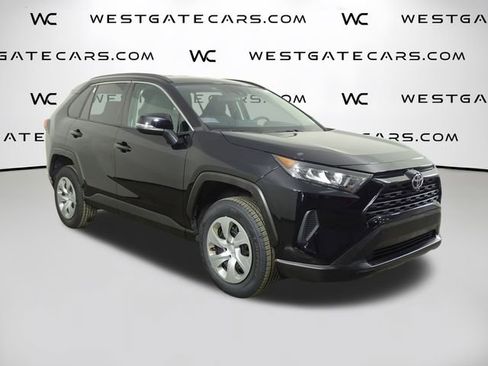 Used 2021 Toyota RAV4 LE image 2