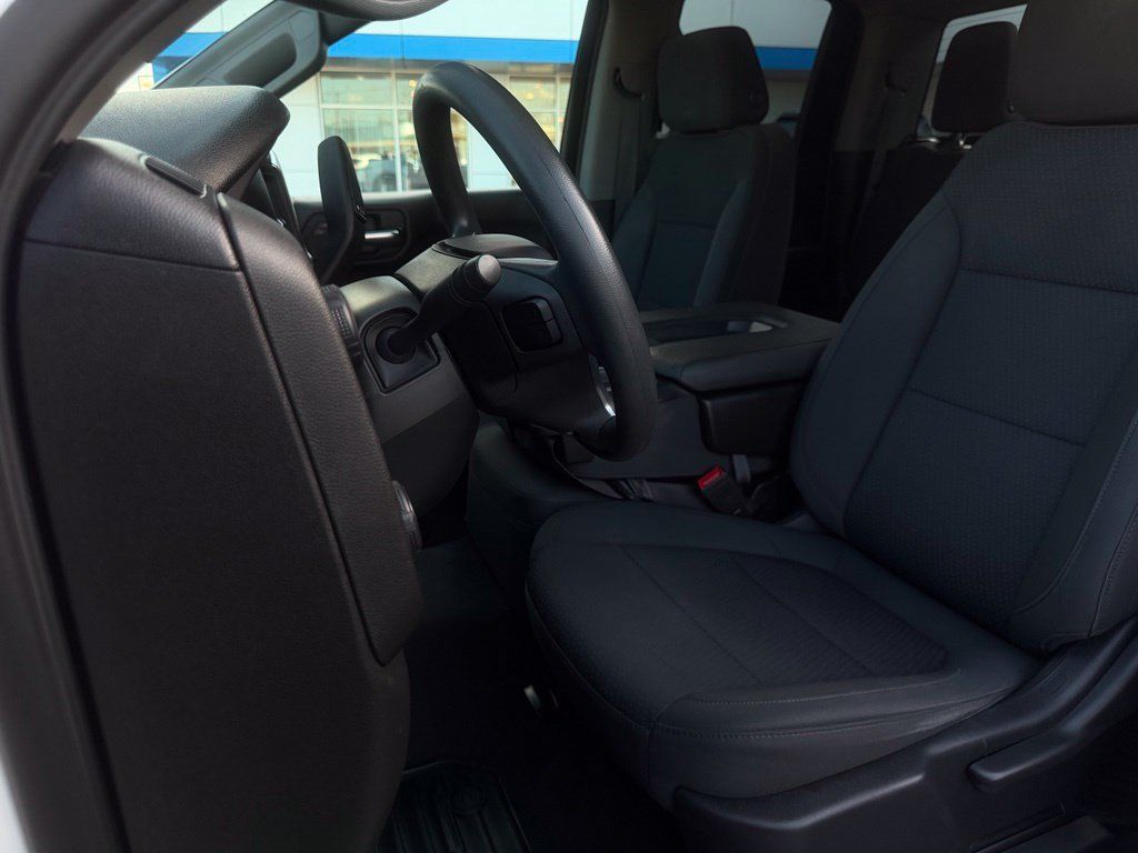 Used 2022 Chevrolet Silverado 1500 Custom w/ Safety Confidence Package AWD/4WD image 13