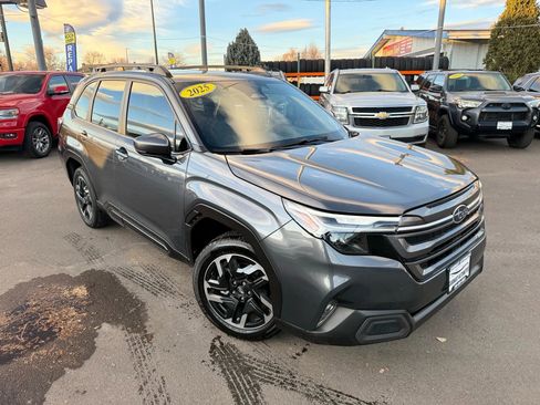Used 2025 Subaru Forester Limited AWD/4WD image 3
