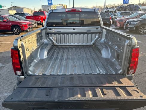 Used 2023 Chevrolet Colorado LT w/ LT Convenience Package image 7