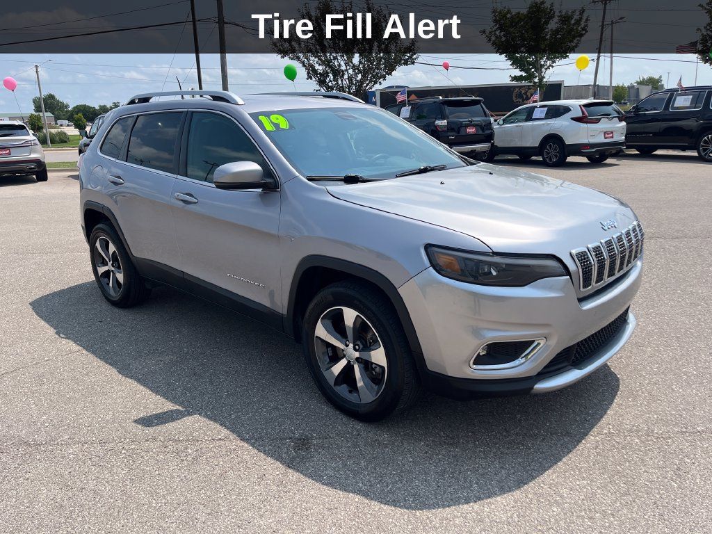 Used 2019 Jeep Cherokee Limited AWD/4WD image 9