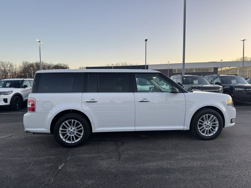 Used 2019 Ford Flex SEL w/ Class III Trailer Tow Package image 4