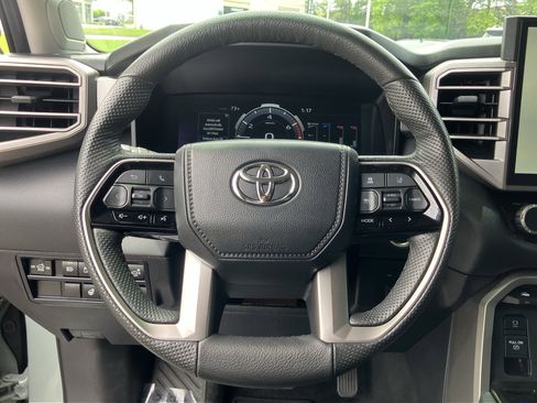Used 2024 Toyota Tundra Limited AWD/4WD image 20