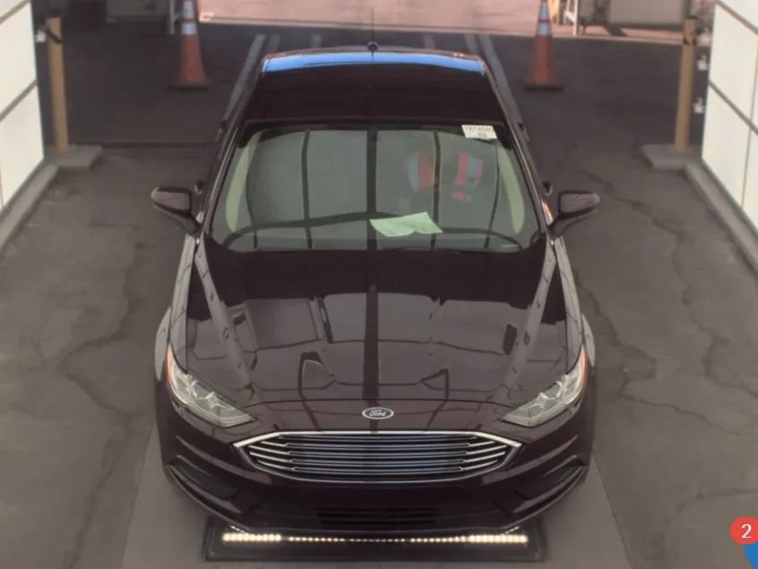 Used 2017 Ford Fusion SE w/ Fusion SE Technology Package FWD image 3