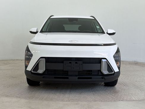 Used 2025 Hyundai Kona SEL FWD image 6