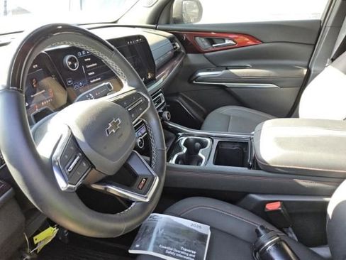 Used 2025 Chevrolet Traverse Z71 w/ Enhanced Driving Package AWD/4WD image 5