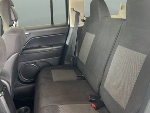 Used 2011 Jeep Patriot Latitude AWD/4WD image 16