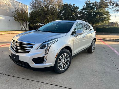 Used 2017 Cadillac XT5 Luxury w/ Driver Awareness Package image 1
