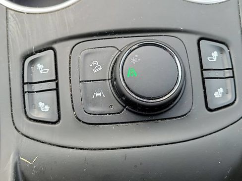 Used 2022 GMC Terrain SLE w/ Driver Convenience Package FWD image 31