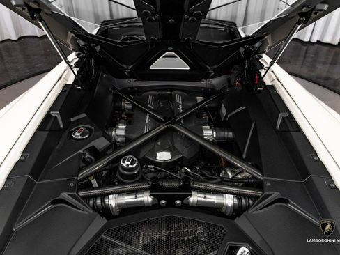 Used 2016 Lamborghini Aventador LP 700-4 image 41