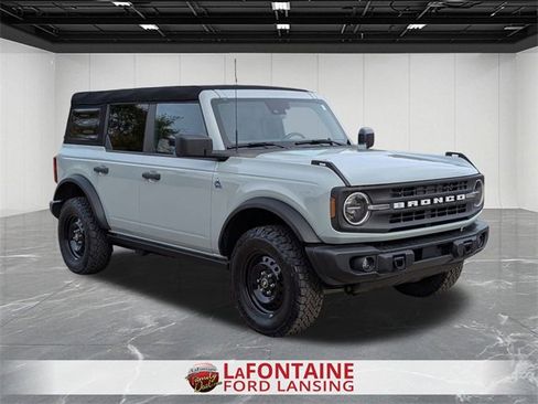 Used 2023 Ford Bronco Black Diamond image 7