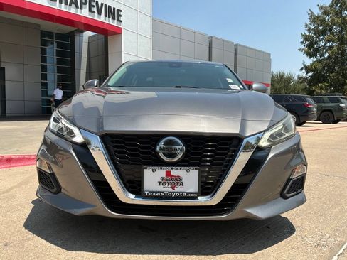 Used 2021 Nissan Altima 2.5 SV w/ SV Premium Package FWD image 3