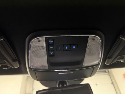 Used 2012 Dodge Charger SXT w/ Blacktop Pkg image 18