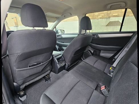 Used 2019 Subaru Outback 2.5i Premium image 14