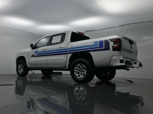 Used 2024 Nissan Frontier SV AWD/4WD image 21