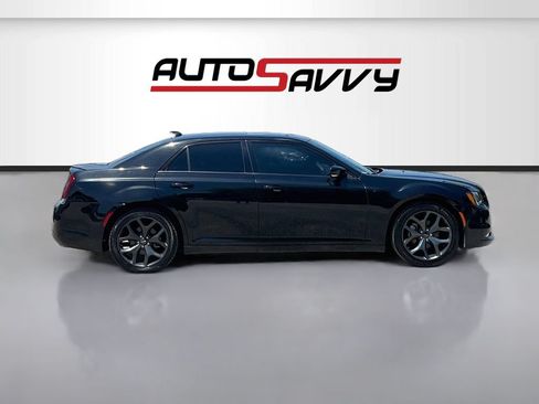 Used 2022 Chrysler 300 S RWD image 8