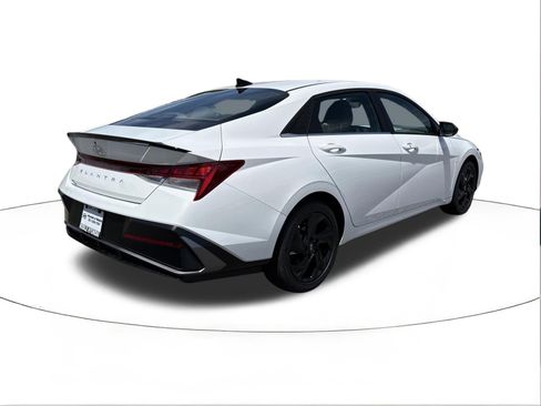 New 2026 Hyundai Elantra SEL Sport FWD image 3