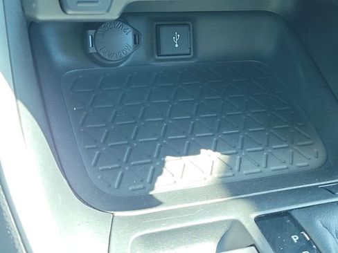 Used 2021 Toyota RAV4 XLE Premium FWD image 33