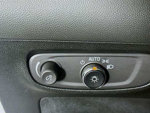 Used 2025 Buick Encore GX Preferred FWD image 17