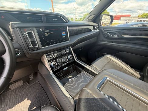 Used 2024 GMC Yukon Denali AWD/4WD image 15