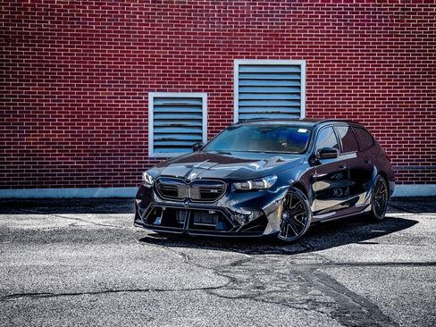 New 2026 BMW M5 Touring AWD/4WD image 3