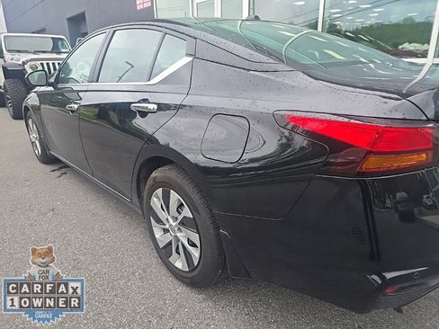 Used 2025 Nissan Altima 2.5 S FWD image 15