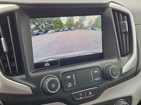 Used 2022 GMC Terrain SLT w/ Infotainment Package II FWD image 10