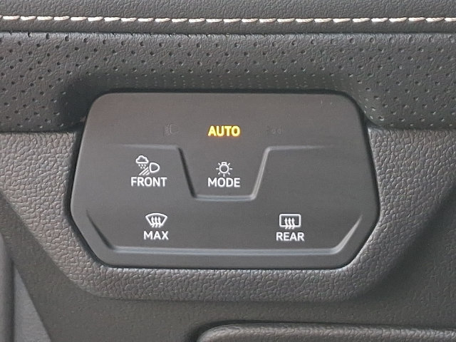 Used 2025 Volkswagen Atlas SE AWD/4WD image 9