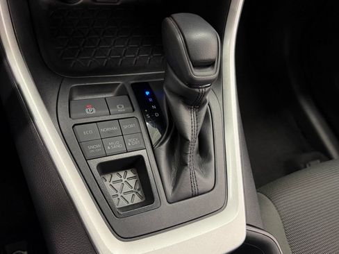 Used 2024 Toyota RAV4 LE AWD/4WD image 14