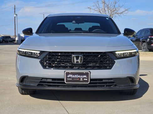 Used 2025 Honda Accord Sport image 6