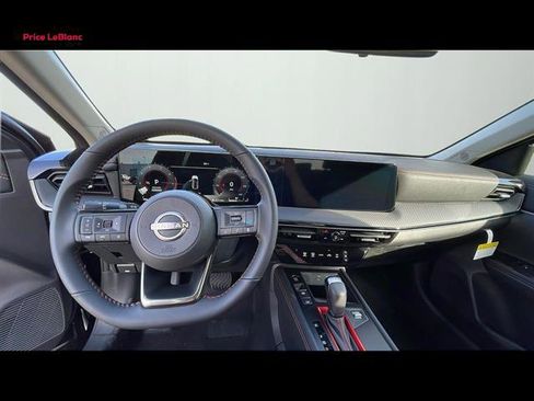 Used 2025 Nissan Kicks SR FWD image 9