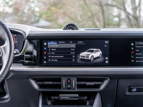 Used 2024 Porsche Cayenne S image 21