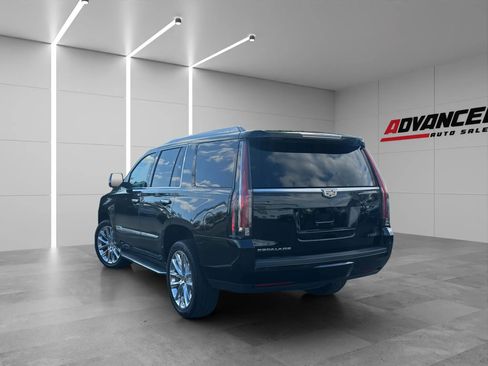Used 2019 Cadillac Escalade Luxury AWD/4WD image 4